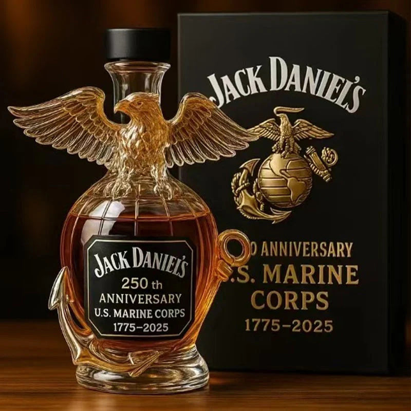 Creative dog-shaped whiskey bottle