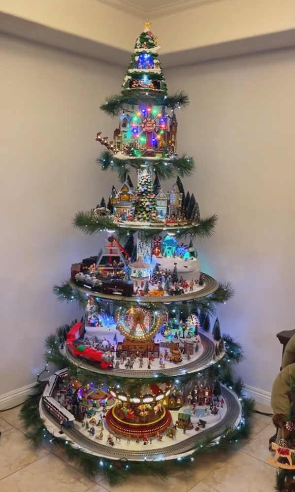 Ferris Shaped Christmas Tree