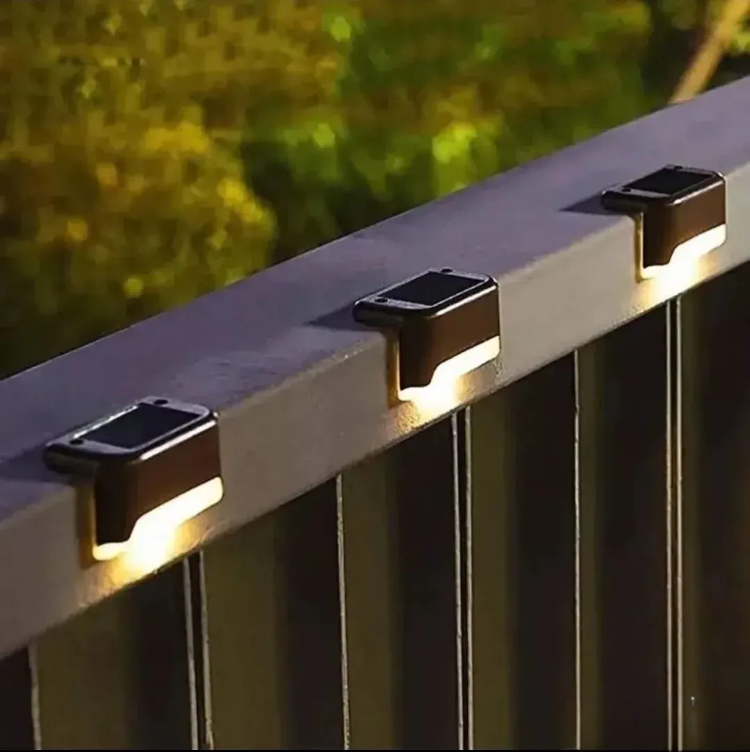 Ultra-powerful LED solar lamp for outdoor use